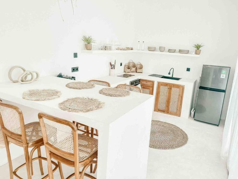 Renovated 2bd Oasis With Pool - Casaera In Main Hub